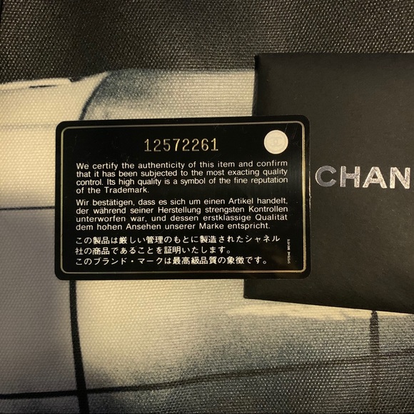 Chanel: Mobile Art Tote (Black) - Picture 7 of 11